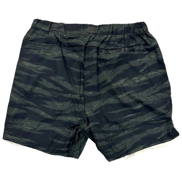 Darc Sport Men's Wolves Club Camo 15" Shorts With Inner Compression Liner Shorts - Picture 2 of 5